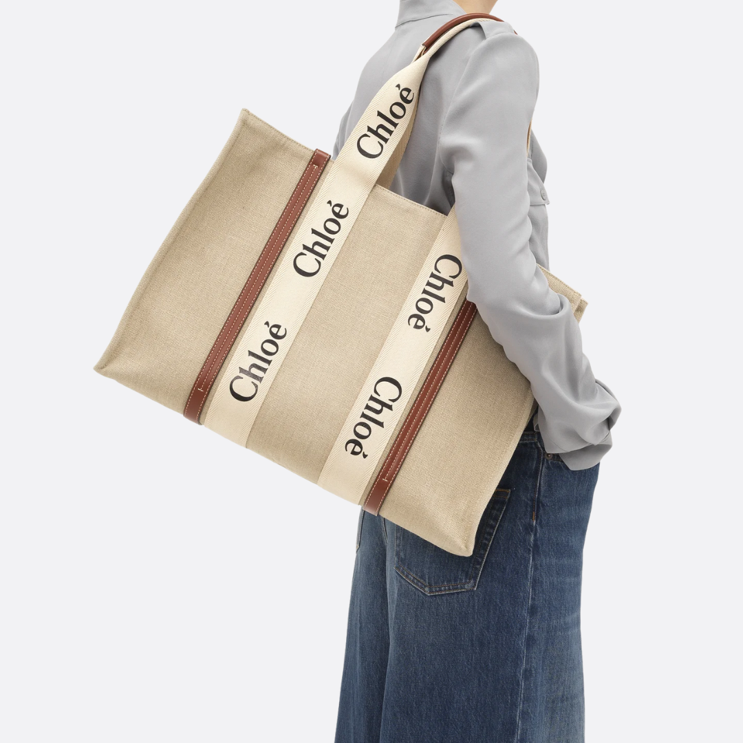 LARGE WOODY BAG IN LINEN BY CHLOÉ
