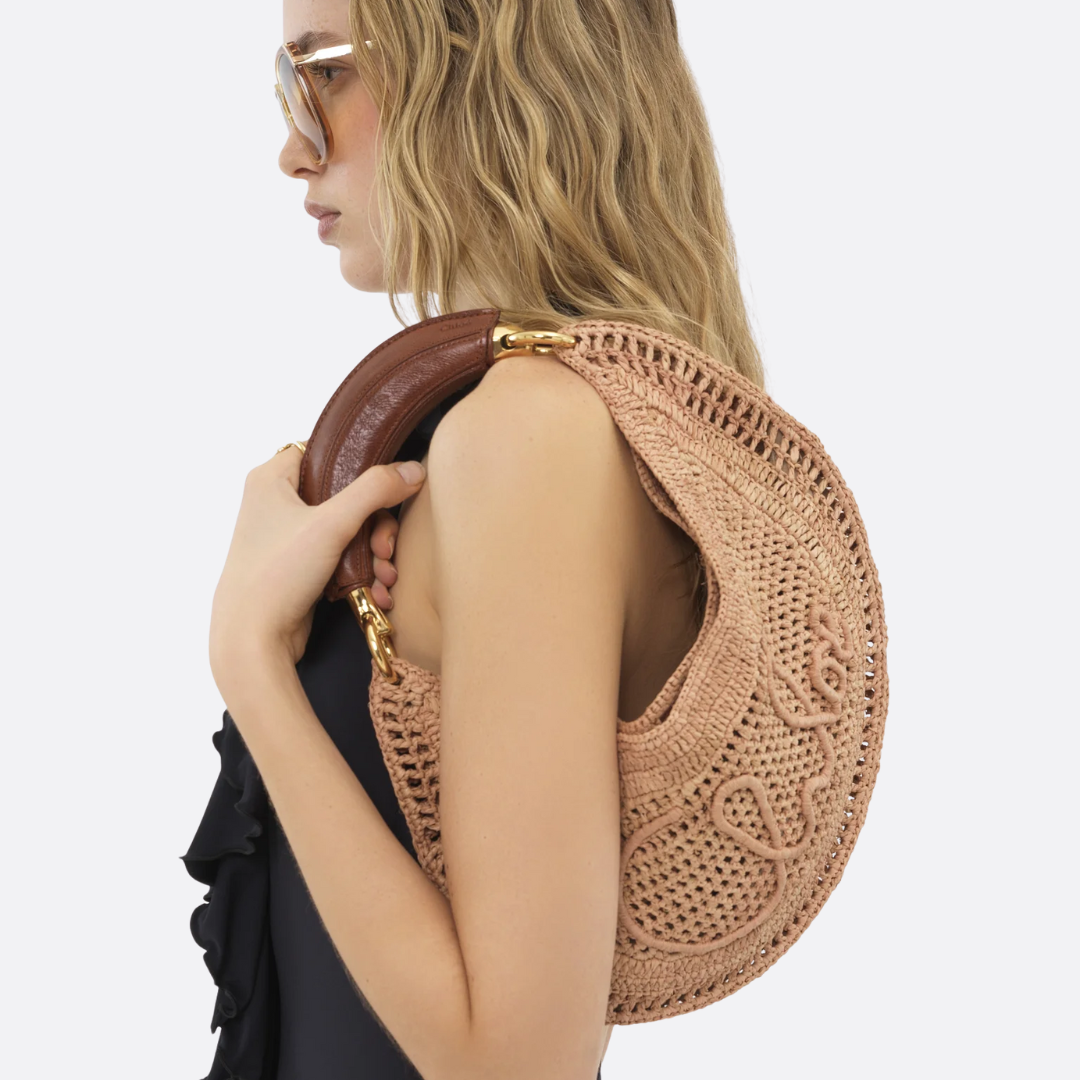 CHLOÉ HOT SUMMER BANANA BAGS IN RAFFIA