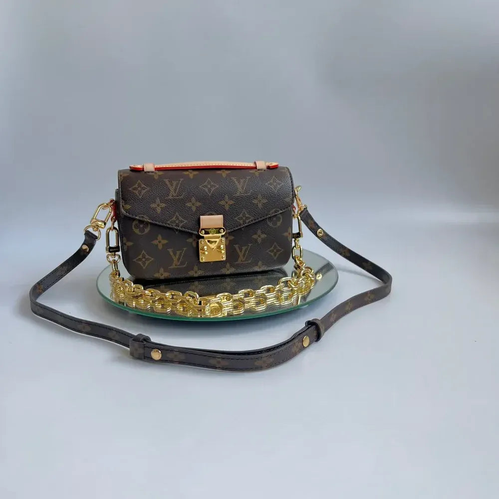 LOUIS VUITTON – POCHETTE MÉTIS EAST WEST BAG
